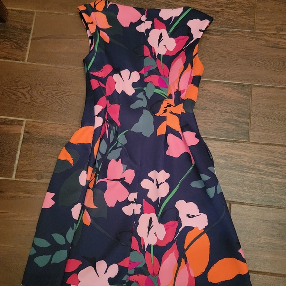 Vince Camuto Floral Dress - Picture 2 of 3